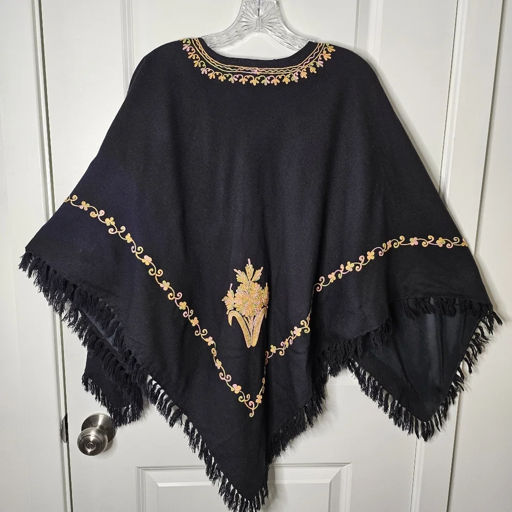 Embroidered Poncho Black Boho Fringe Hem Oversized Festival Top Bohemian Artsy - Picture 7 of 14
